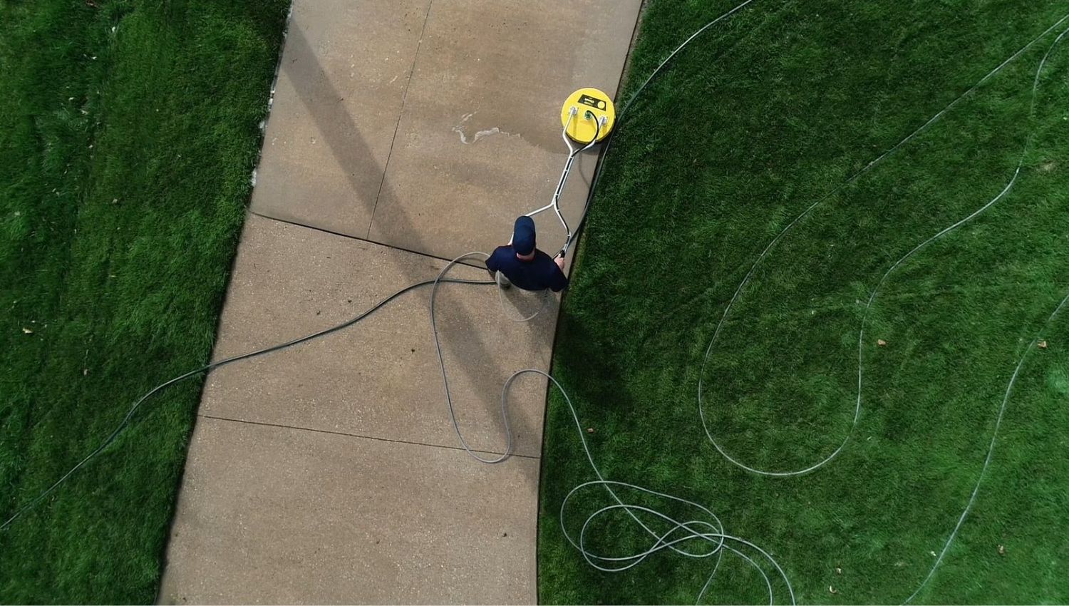 Pressure Washer Cleaning Service